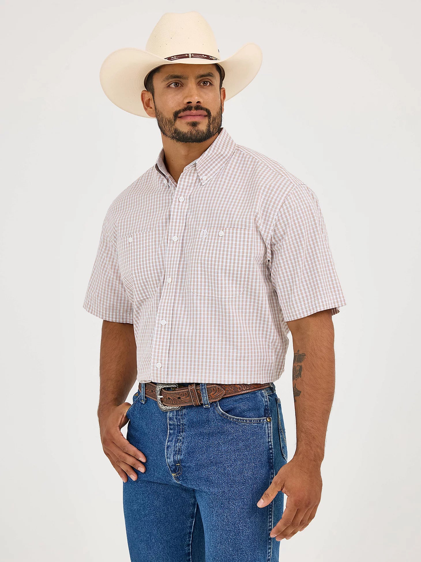 wrangler men's dress shirts Wrangler Men's George Strait Short-Sleeve Two Pocket Button Down Shirt