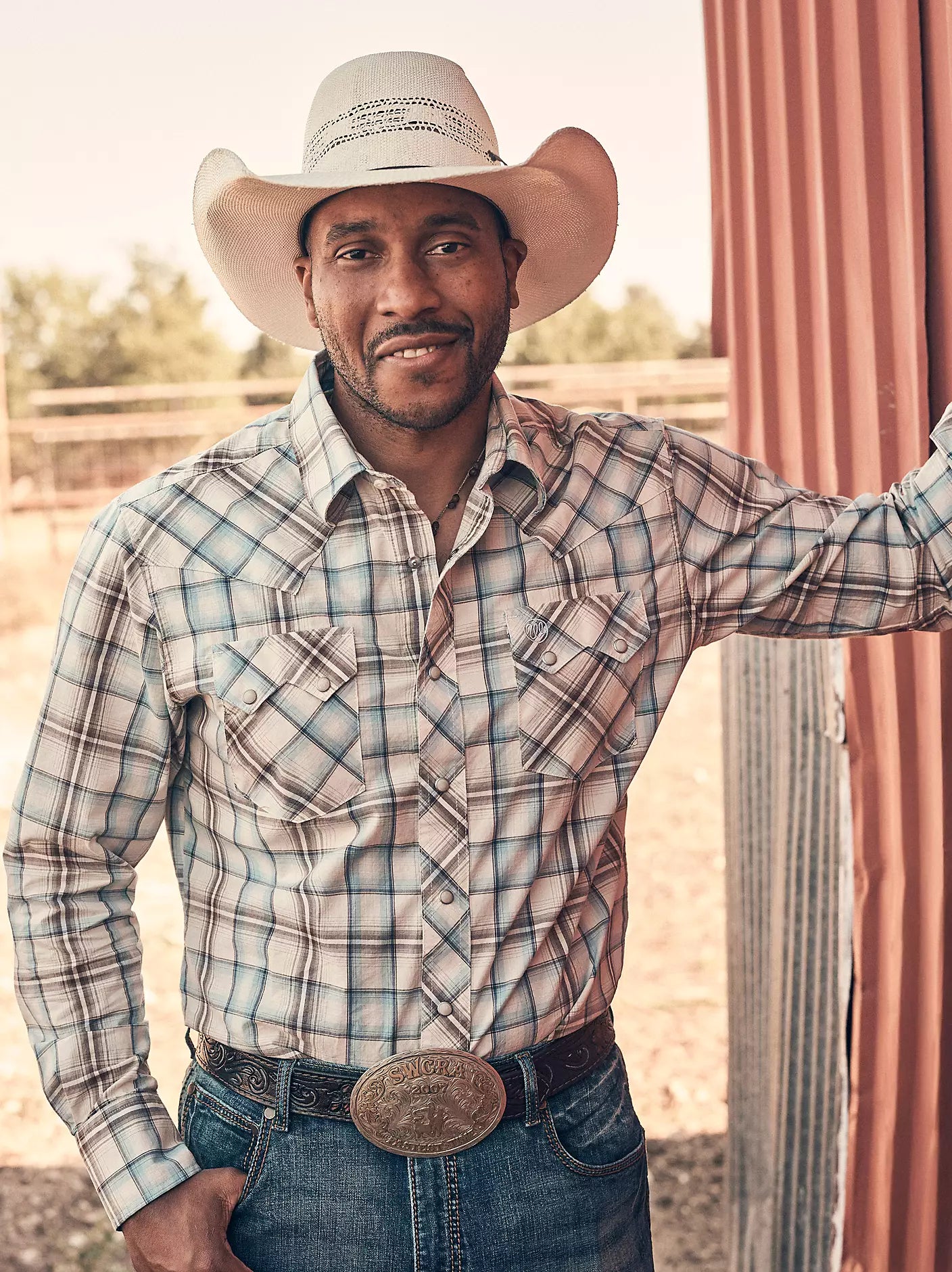 Wrangler Men's Retro Long-Sleeve Sawtooth Snap Pocket Western Shirt