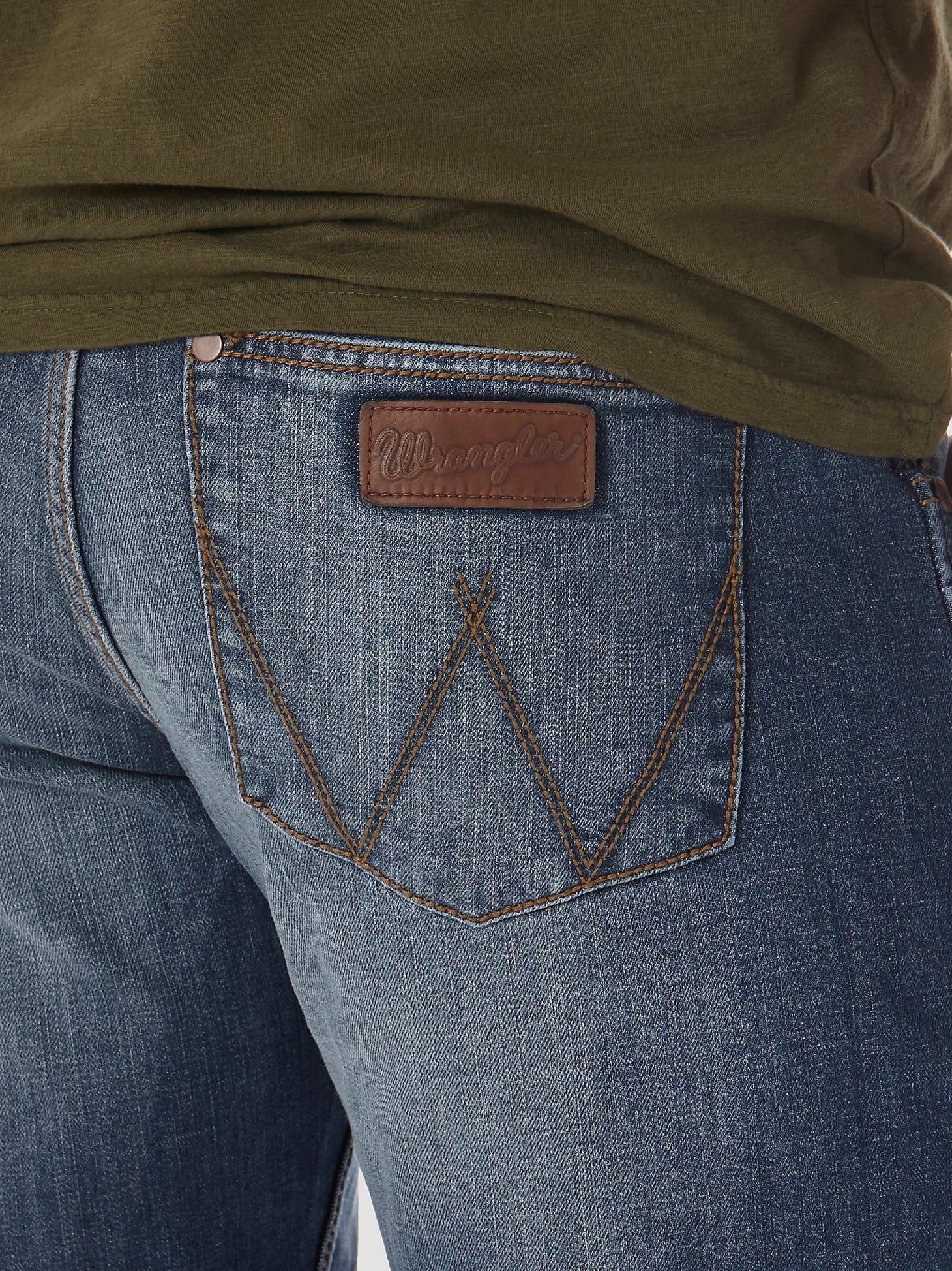 Wrangler Men's Retro Slim Fit Straight Leg Jean