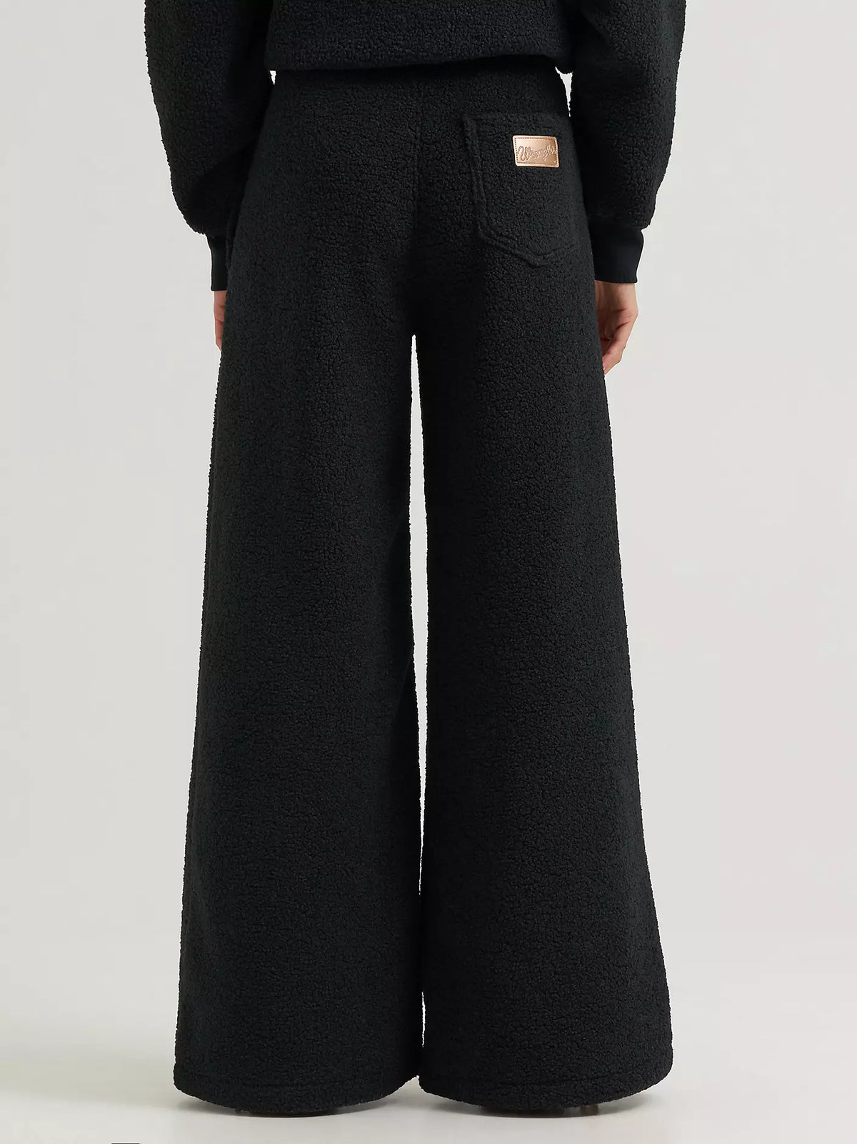 Wrangler Women's Lainey Wilson x Wrangler Preshow Sherpa Sweatpants