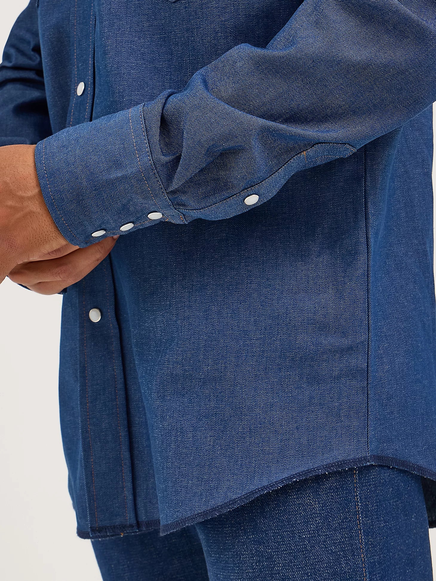 Wrangler Men's Cowboy Cut Firm Finish Denim Western Snap Work Shirt