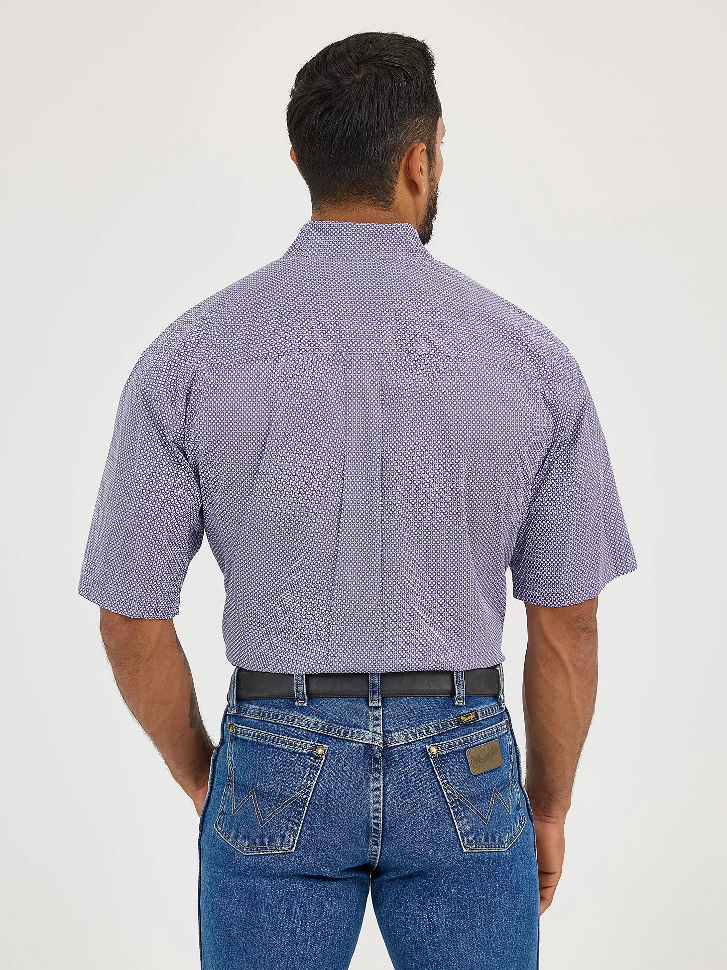 Wrangler Men's George Strait Short-Sleeve Two Pocket Button Down Shirt