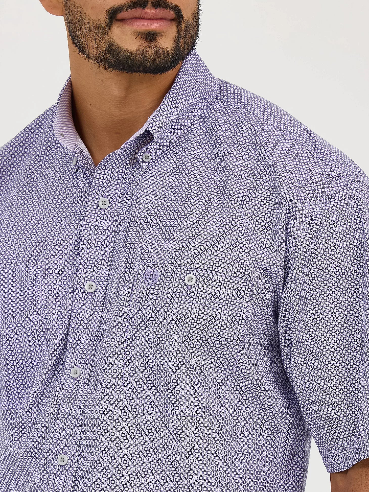 Wrangler Men's George Strait Short-Sleeve Two Pocket Button Down Shirt