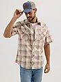 Wrangler Men's Retro Short-Sleeve Sawtooth Pocket Western Snap Shirt