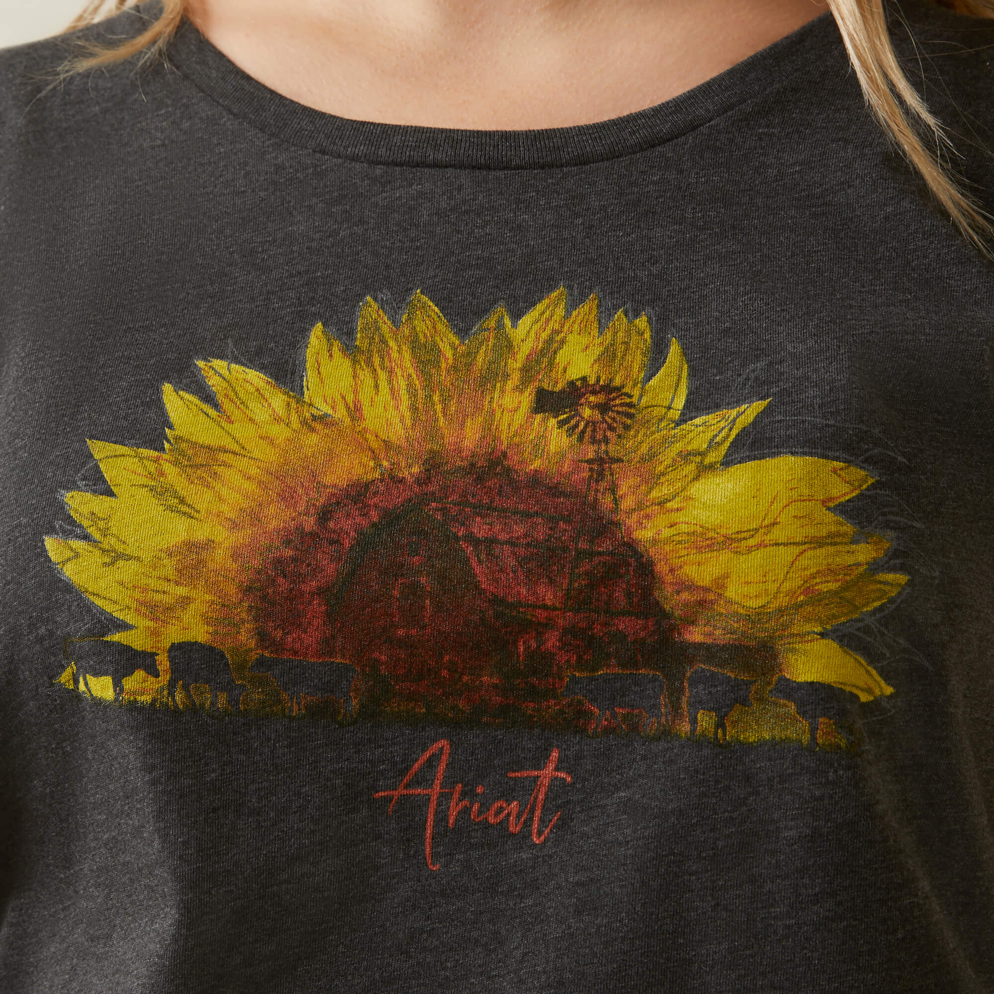 Ariat Women's Sunflower Cow Graphic T-Shirt
